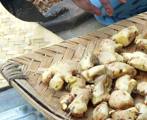 రుబ్బిన అల్లం పచ్చడి | Traditional Wet Grinding Stone Ginger Pickle