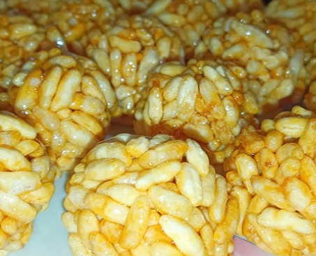 బెల్లం మురి / మరమరాలు లడ్డు |  Jaggery Rice Crispy Laddu