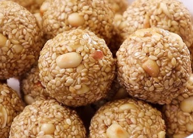 బెల్లం పల్లి నువ్వుల లడ్డు | Jaggery Groundnut / Peanut Sesame Seeds Laddu